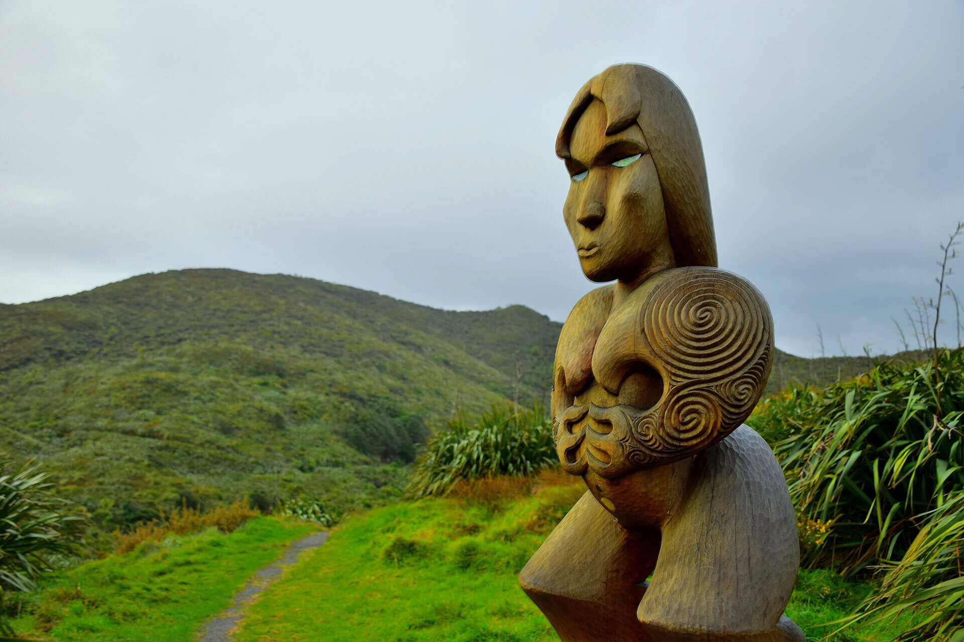 Hinerangi Maori Statue